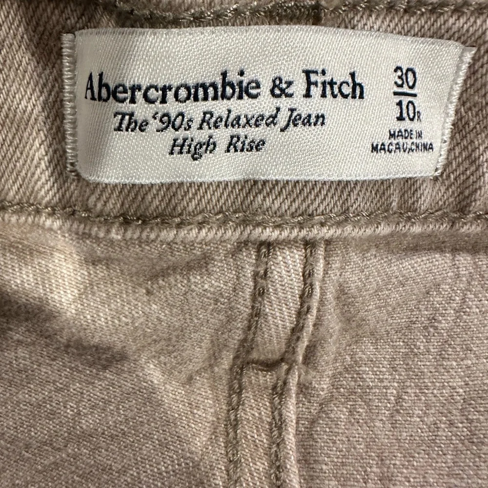 Abercrombie & Fitch High Rise 90s Relaxed Jean - Picture 6 of 6